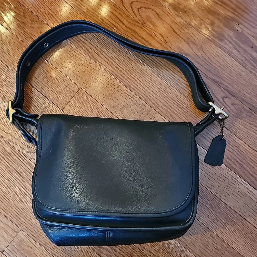 Black Leather Shoulder Bag - Picture 1 of 8